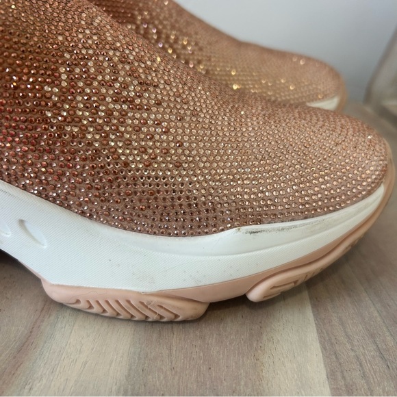 Steve Madden Womens Mythical Pull On Sneaker Rhinestone Rose Gold Womens Sz 6.5 - Picture 2 of 10